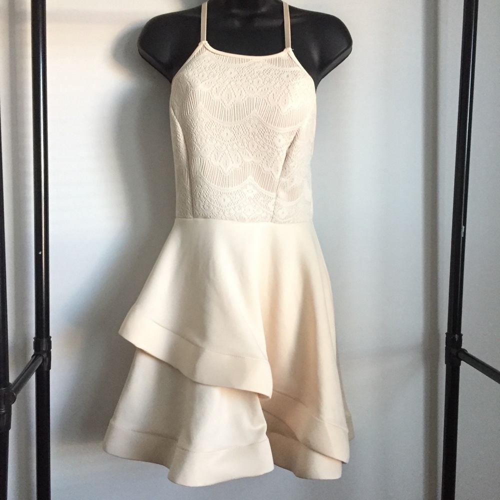 Windsor dress size L